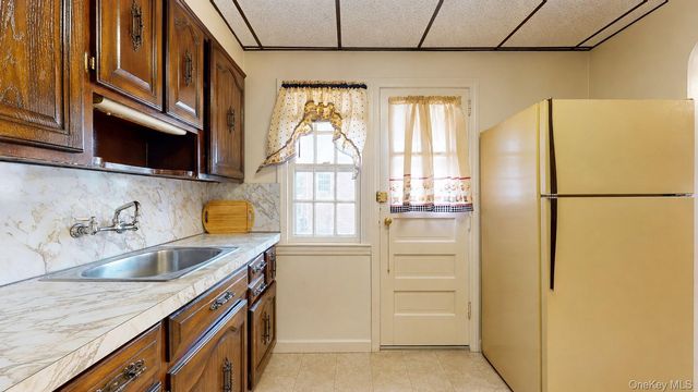48-40 186th Street, Fresh Meadows, NY 11365