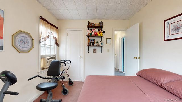 48-40 186th Street, Fresh Meadows, NY 11365