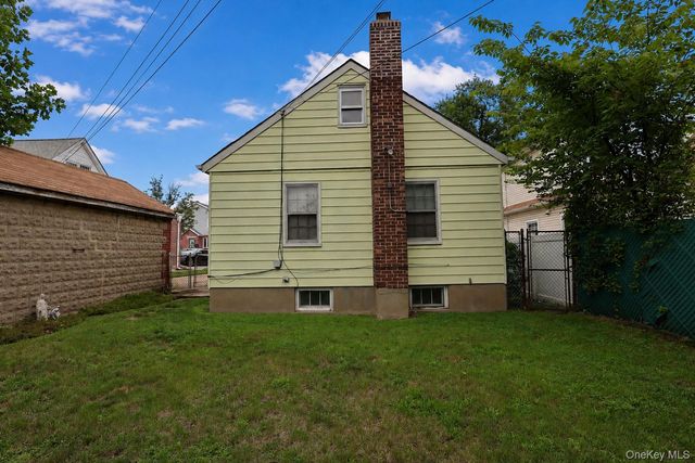 48-40 186th Street, Fresh Meadows, NY 11365