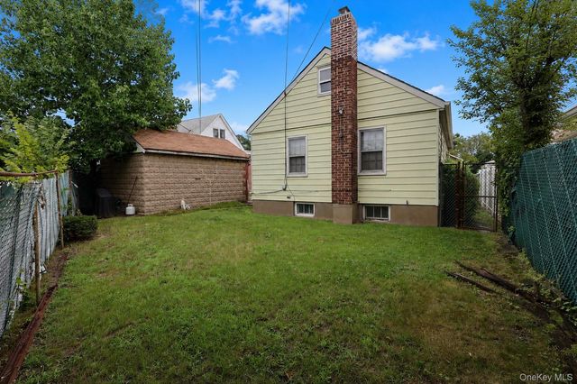 48-40 186th Street, Fresh Meadows, NY 11365