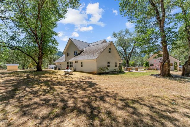 438 Murphy Creek Road, Grants Pass, OR 97527
