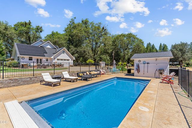 438 Murphy Creek Road, Grants Pass, OR 97527