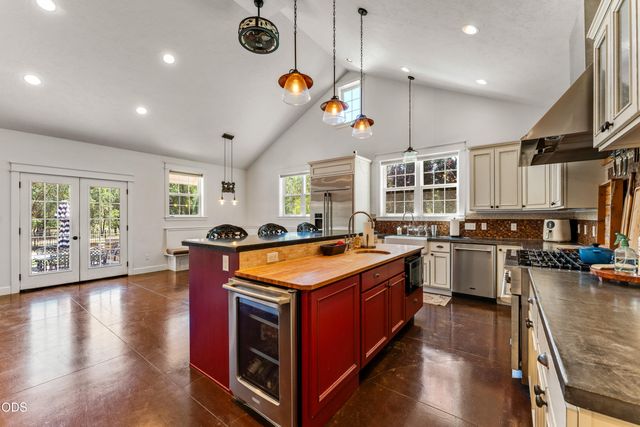 438 Murphy Creek Road, Grants Pass, OR 97527