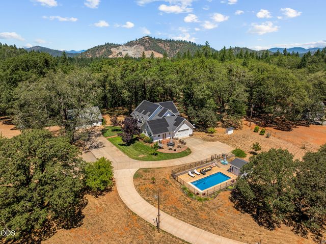 438 Murphy Creek Road, Grants Pass, OR 97527