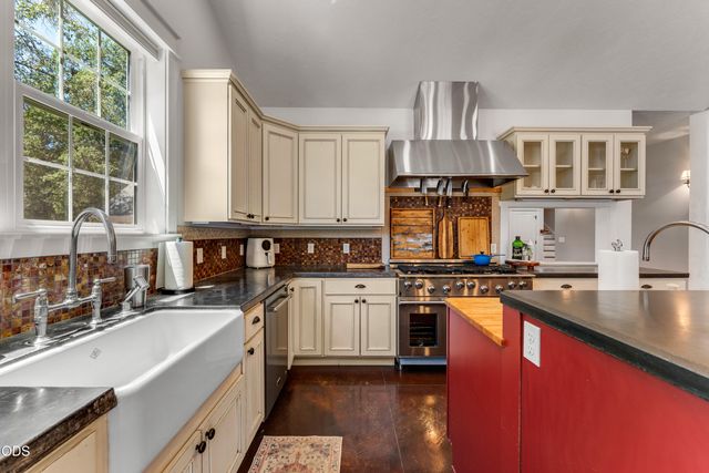 438 Murphy Creek Road, Grants Pass, OR 97527