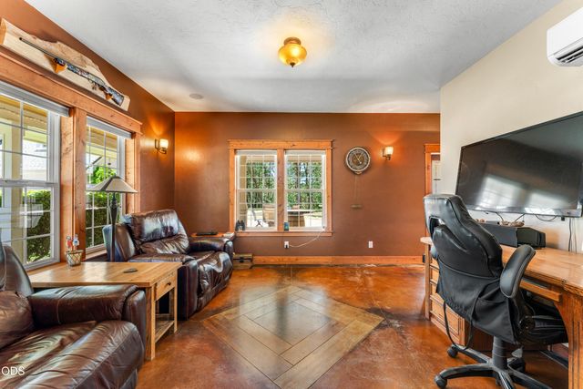 438 Murphy Creek Road, Grants Pass, OR 97527