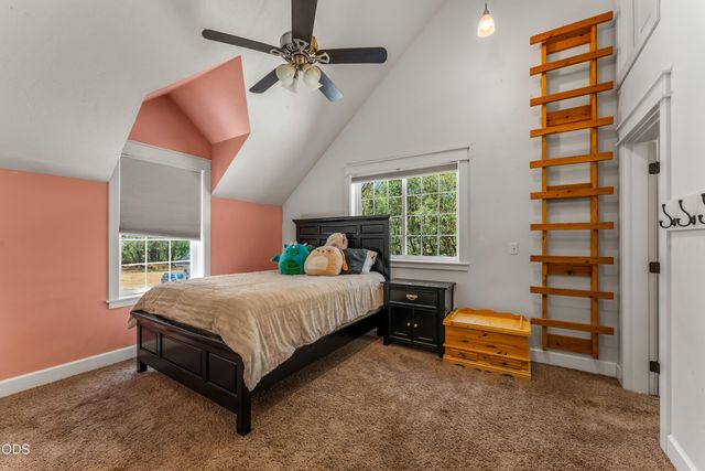 438 Murphy Creek Road, Grants Pass, OR 97527