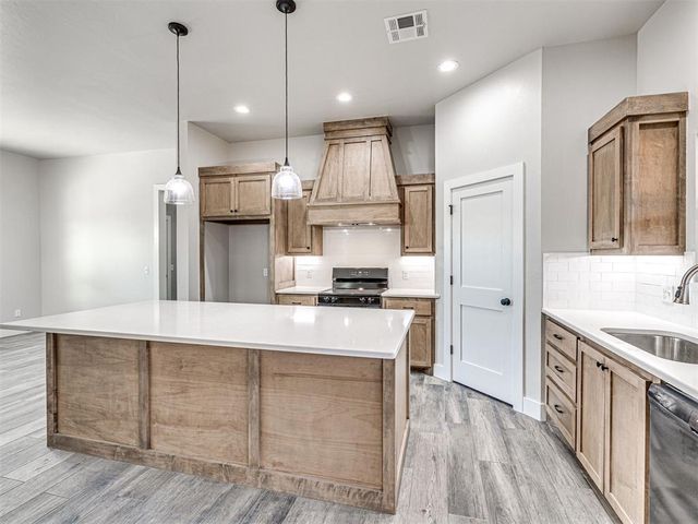 10470 Bison Way, Blanchard, OK 73010