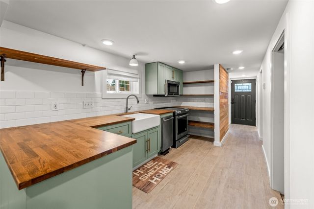 3540 S Kenyon St, Seattle, WA 98118