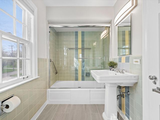 1177 Wade Street, Highland Park, IL 60035