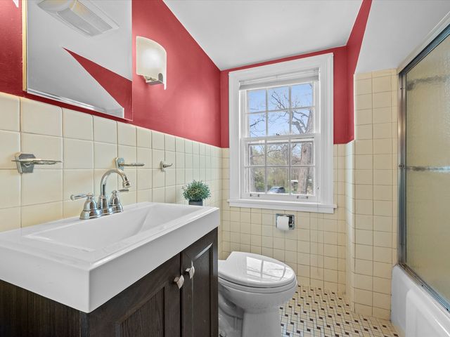 1177 Wade Street, Highland Park, IL 60035