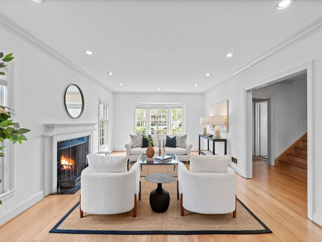 1177 Wade Street, Highland Park, IL 60035