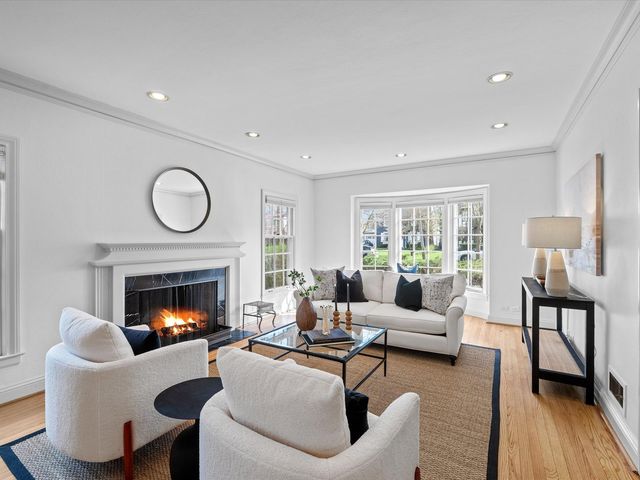 1177 Wade Street, Highland Park, IL 60035