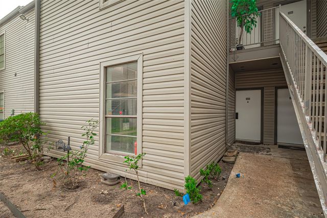 9707 Richmond Avenue 103, Houston, TX 77042