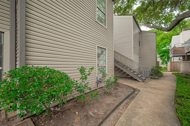9707 Richmond Avenue 103, Houston, TX 77042