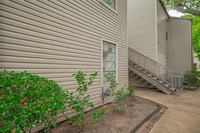 9707 Richmond Avenue 103, Houston, TX 77042