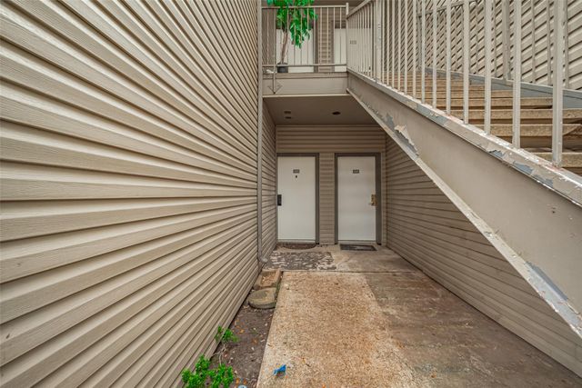 9707 Richmond Avenue 103, Houston, TX 77042