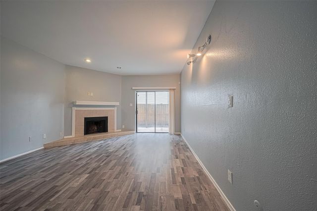 9707 Richmond Avenue 103, Houston, TX 77042