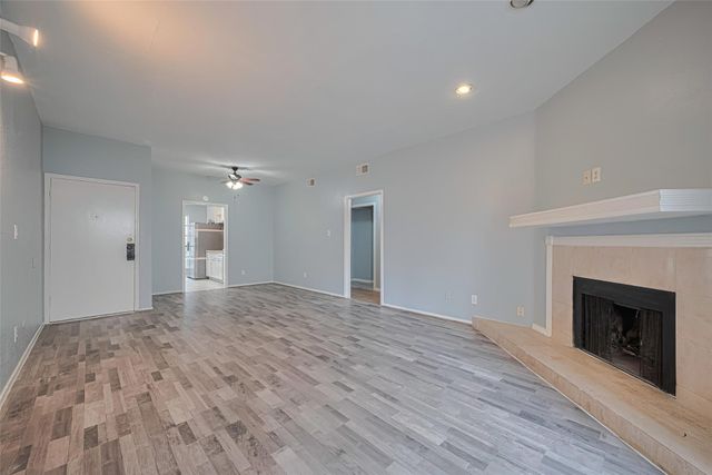 9707 Richmond Avenue 103, Houston, TX 77042