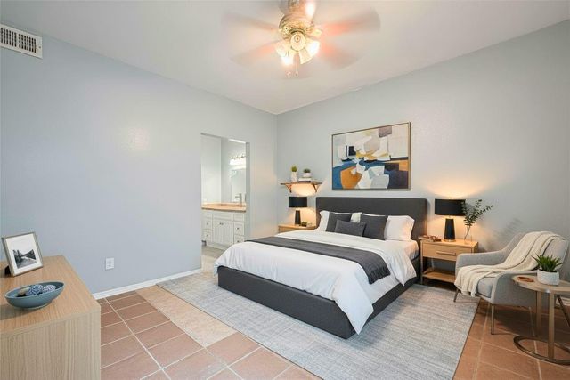 9707 Richmond Avenue 103, Houston, TX 77042