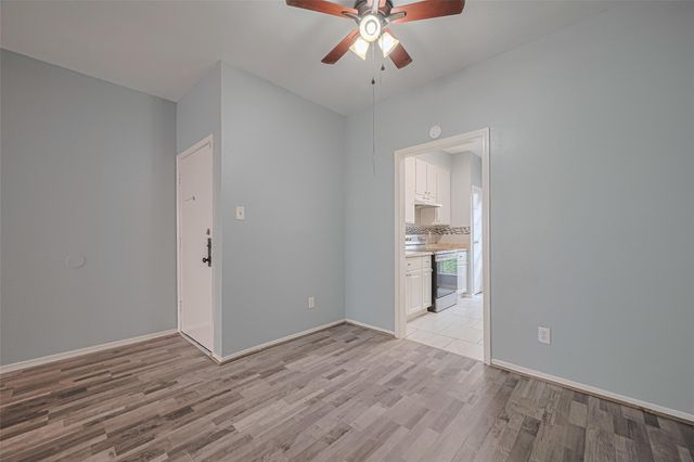 9707 Richmond Avenue 103, Houston, TX 77042