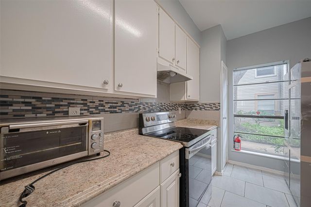 9707 Richmond Avenue 103, Houston, TX 77042