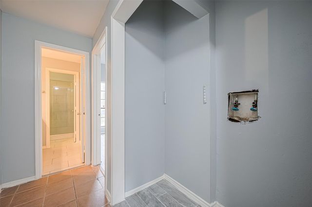 9707 Richmond Avenue 103, Houston, TX 77042