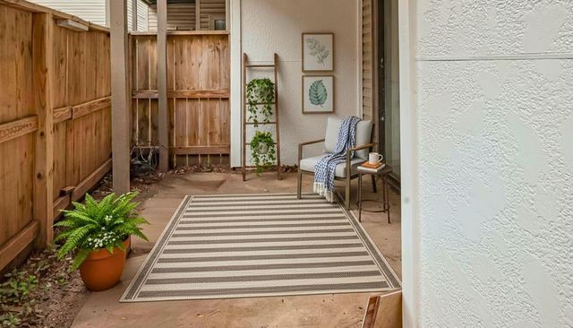 9707 Richmond Avenue 103, Houston, TX 77042