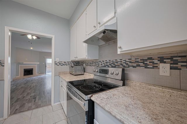 9707 Richmond Avenue 103, Houston, TX 77042