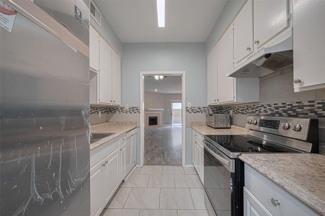 9707 Richmond Avenue 103, Houston, TX 77042