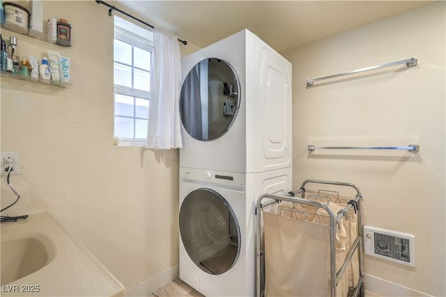 710 Cooper Street, Overton, NV 89040