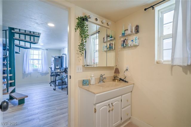 710 Cooper Street, Overton, NV 89040