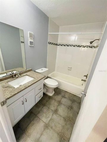 14402 REUTER STRASSE CIRCLE 223, Tampa, FL 33613