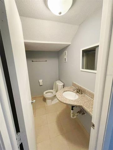 14402 REUTER STRASSE CIRCLE 223, Tampa, FL 33613