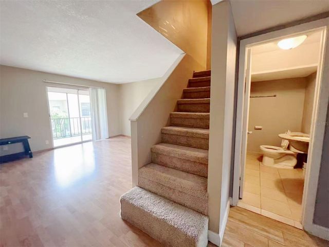14402 REUTER STRASSE CIRCLE 223, Tampa, FL 33613