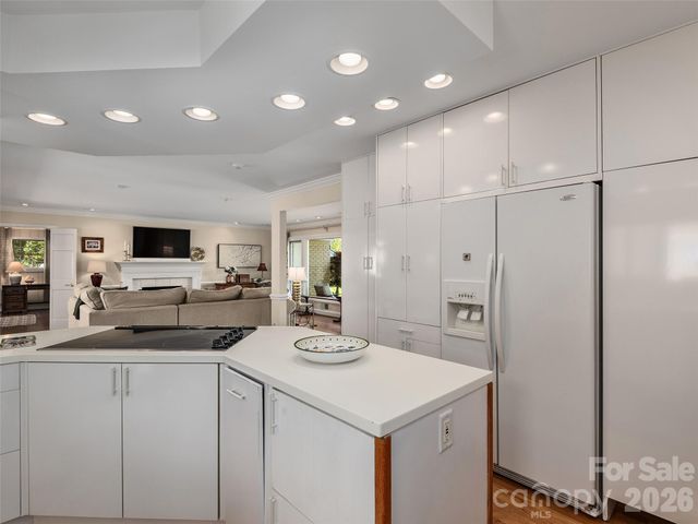 7 Glen Falls Road, Asheville, NC 28804
