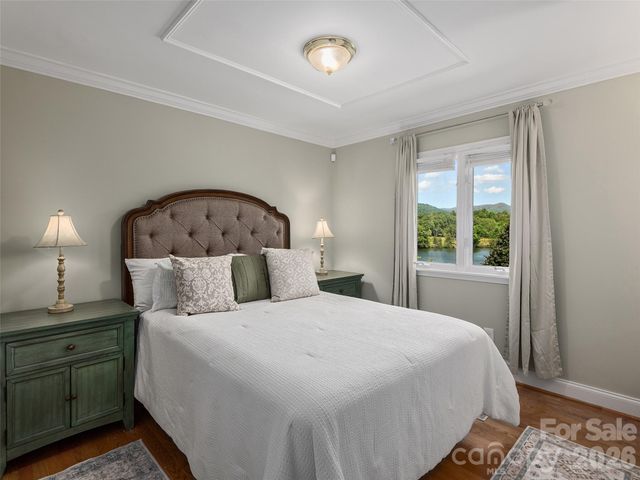 7 Glen Falls Road, Asheville, NC 28804