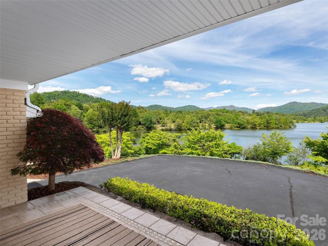 7 Glen Falls Road, Asheville, NC 28804