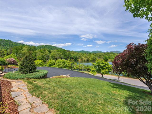 7 Glen Falls Road, Asheville, NC 28804