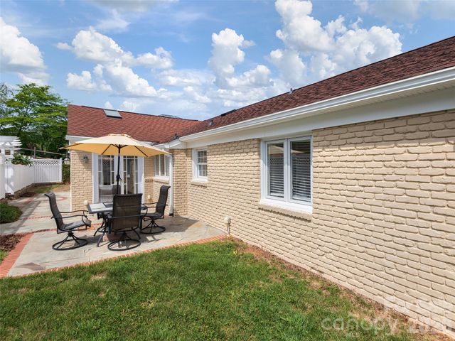7 Glen Falls Road, Asheville, NC 28804