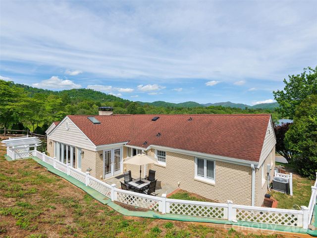 7 Glen Falls Road, Asheville, NC 28804