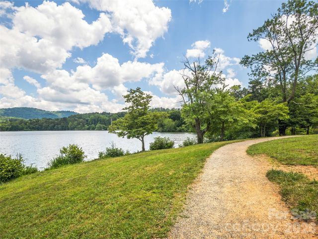 7 Glen Falls Road, Asheville, NC 28804