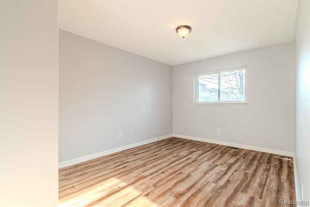 21816 E 10 Mile Road, Saint Clair Shores, MI 48080