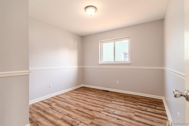 21816 E 10 Mile Road, Saint Clair Shores, MI 48080