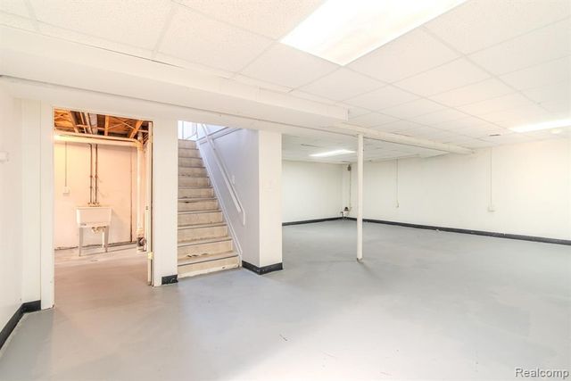 21816 E 10 Mile Road, Saint Clair Shores, MI 48080