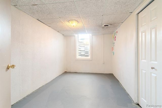 21816 E 10 Mile Road, Saint Clair Shores, MI 48080