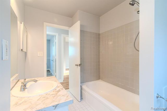 21816 E 10 Mile Road, Saint Clair Shores, MI 48080