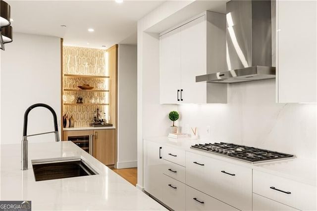 2425 Peachtree Road NE 1406, Atlanta, GA 30305