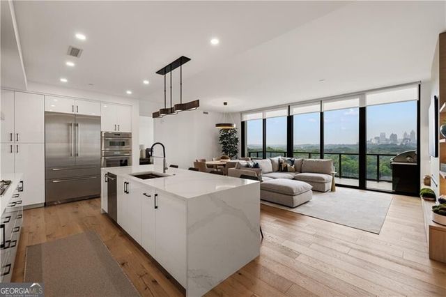 2425 Peachtree Road NE 1406, Atlanta, GA 30305