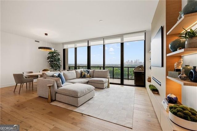 2425 Peachtree Road NE 1406, Atlanta, GA 30305